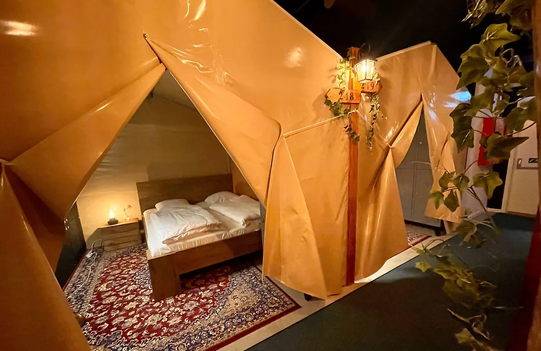 Urban Camper Hostel & Bar-1
